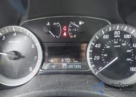 2015 Nissan Sentra Fe+ S/S/Sl/Sr/Sv z USA, uszkodzony, nr VIN 3N1AB7AP1FL656015